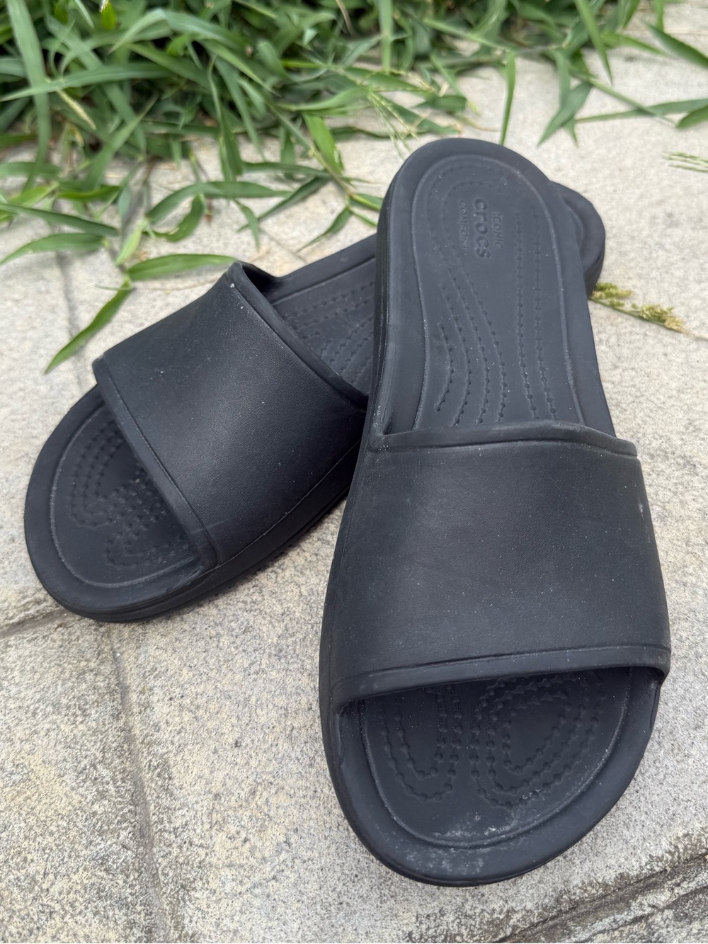 CROCS Iconic Comfort Slide black women’s size 8